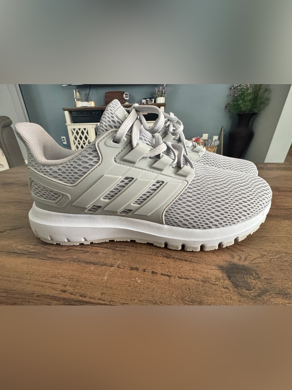 Women’s Lightweight Mesh Athletic Sneakers - Light Gray